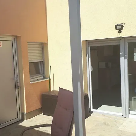 Merjem Apartment Vir